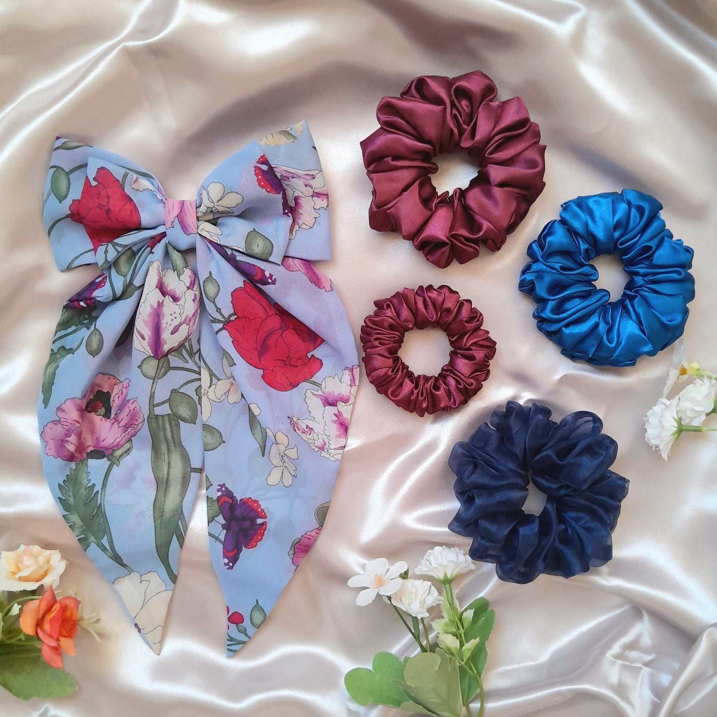 Bundle Meredith con Moño y Scrunchies